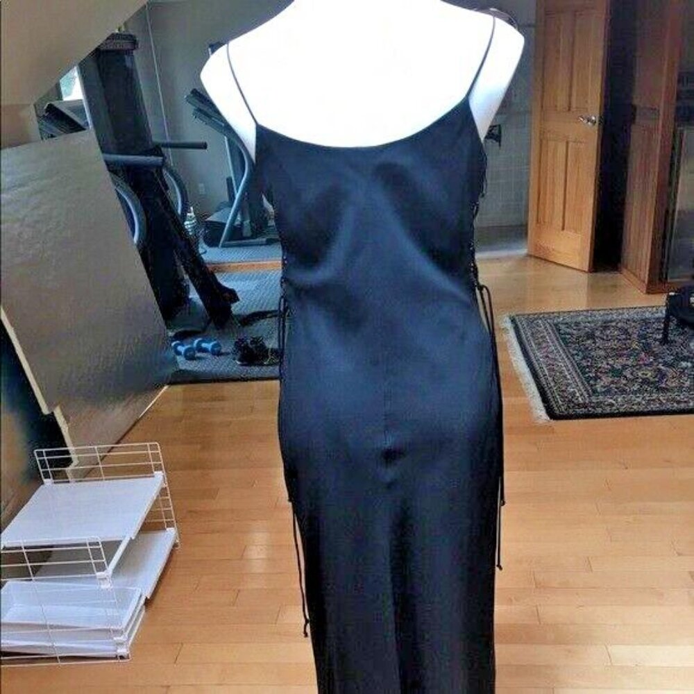 Black gown size 12